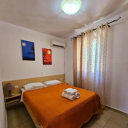 Corfu Menigos 23 アパート *