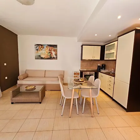 Corfu Menigos 23 アパート