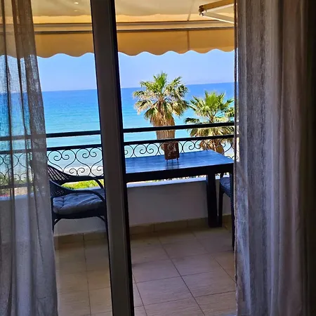 Corfu Menigos 23 アパート *