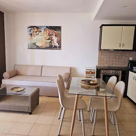 Corfu Menigos 23 アパート *