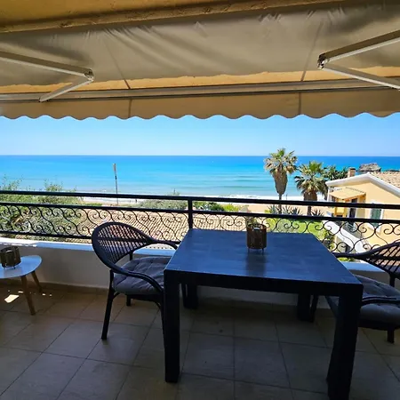 Corfu Menigos 23 アパート グリファダ